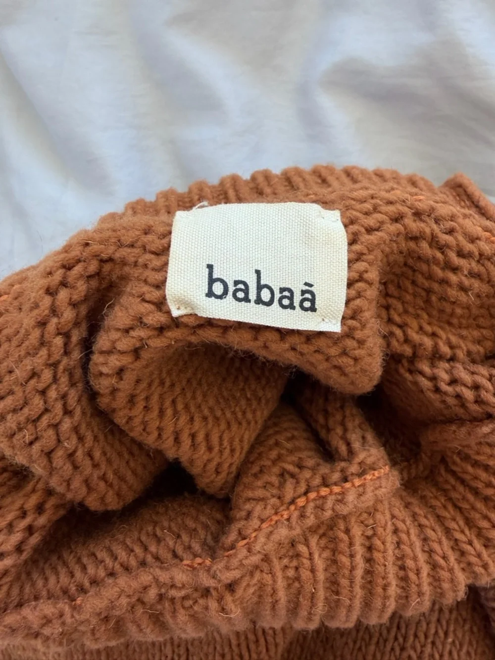 Babaà No.17 Wool Turtleneck Sweater – Nogal Brown – Oversized – One Size - Picture 4 of 8